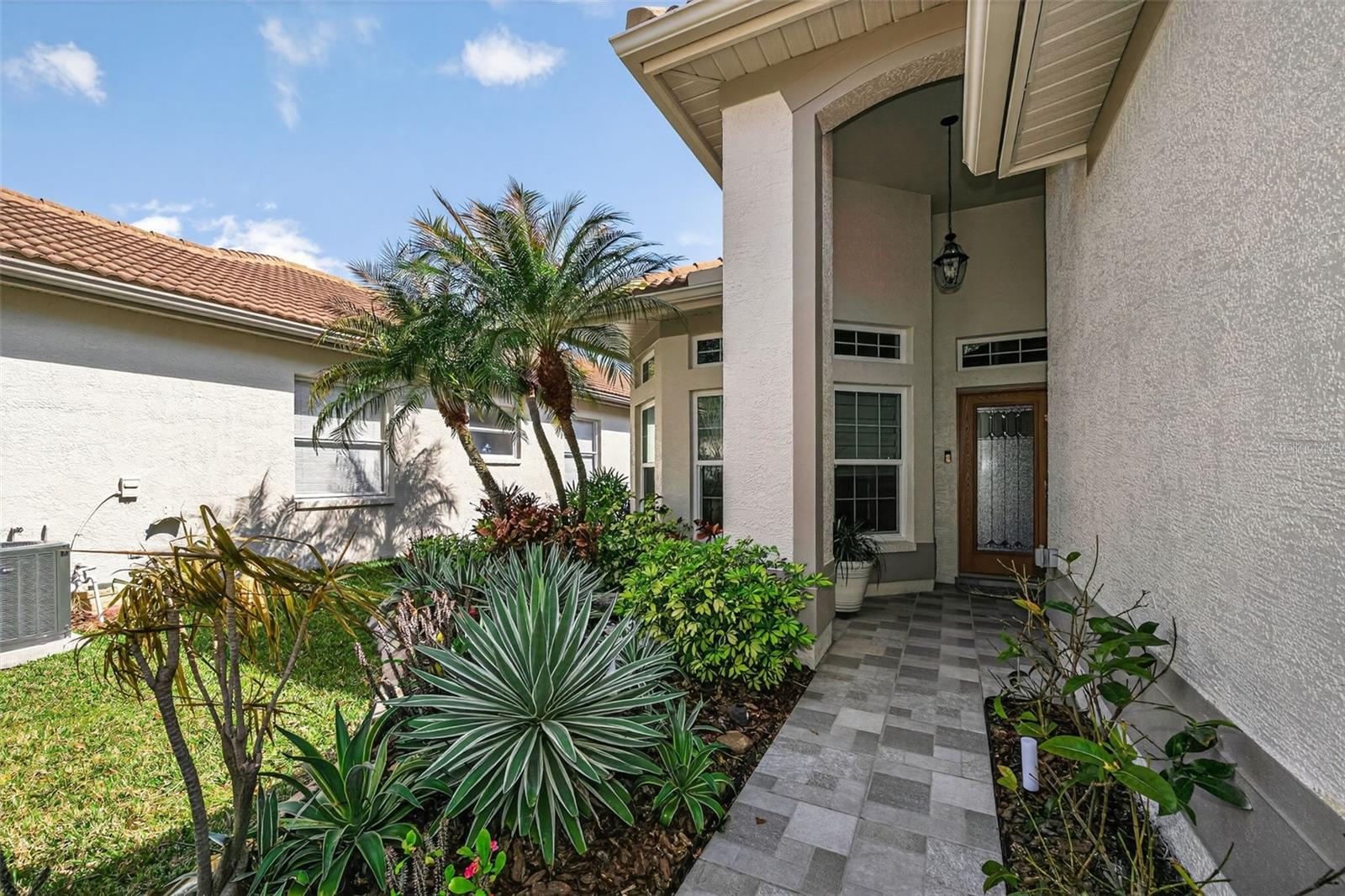 Image 9 of 87 For 1527 Woodstream Drive