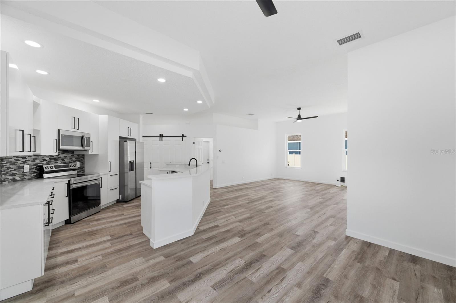 Image 20 of 38 For 15273 Burbank Drive