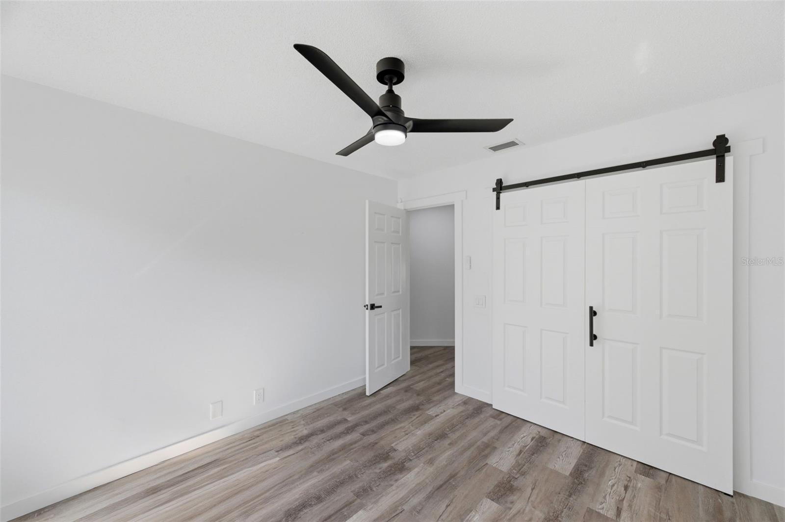 Image 24 of 38 For 15273 Burbank Drive