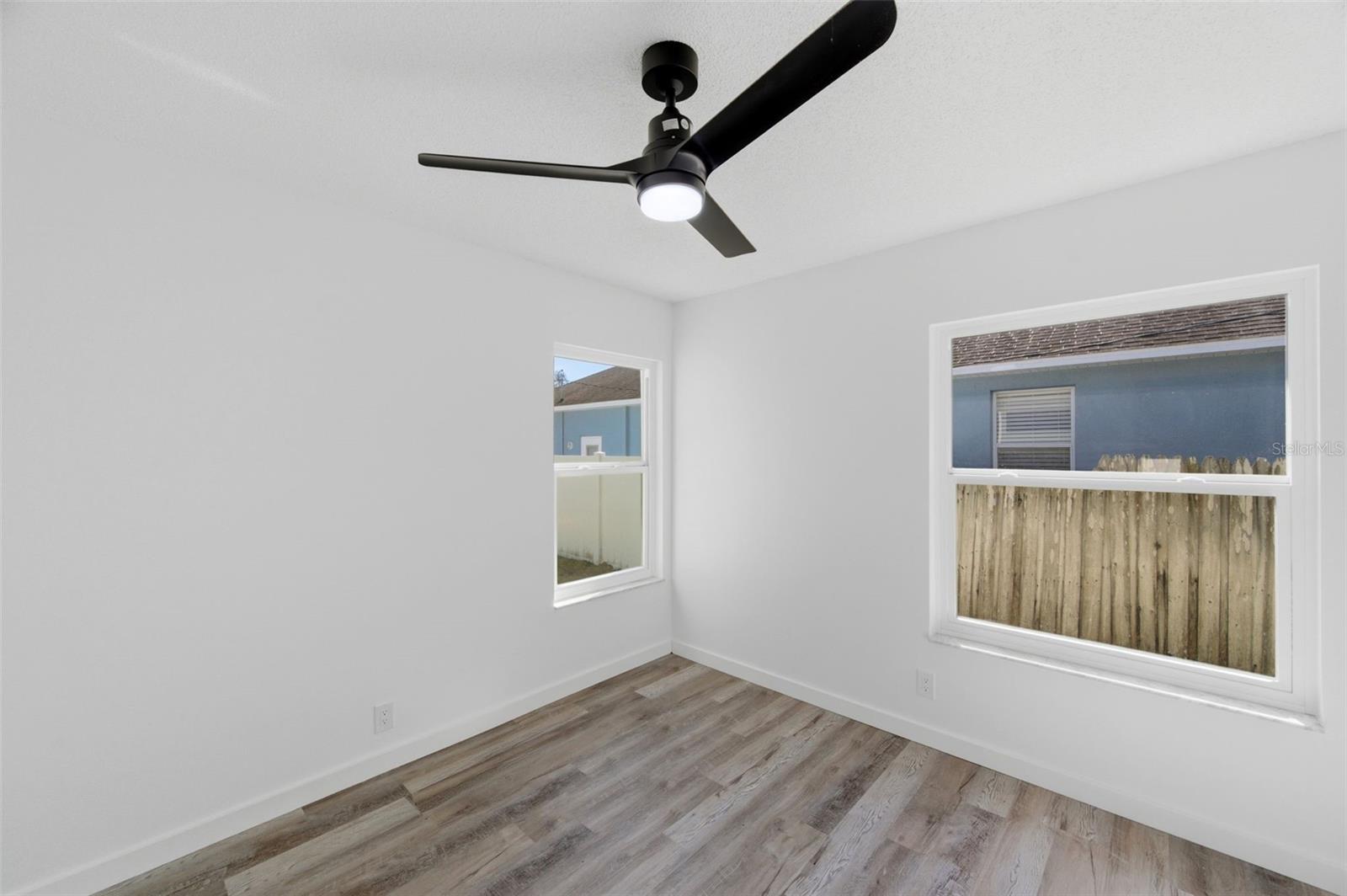 Image 25 of 38 For 15273 Burbank Drive