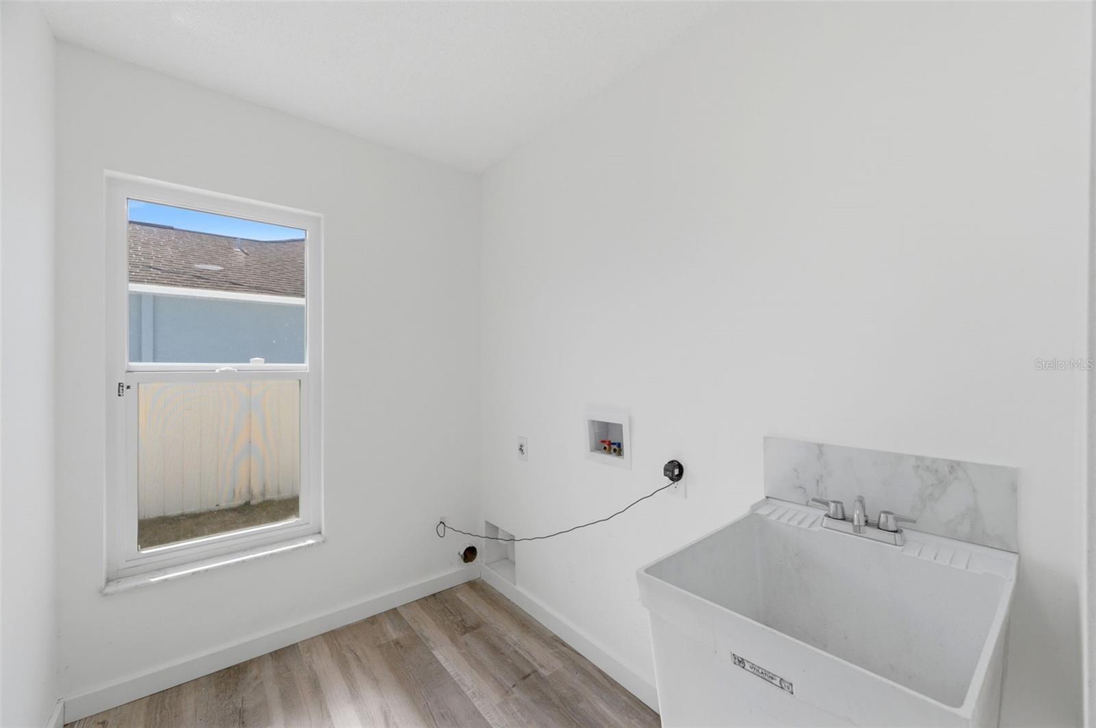 Image 27 of 38 For 15273 Burbank Drive