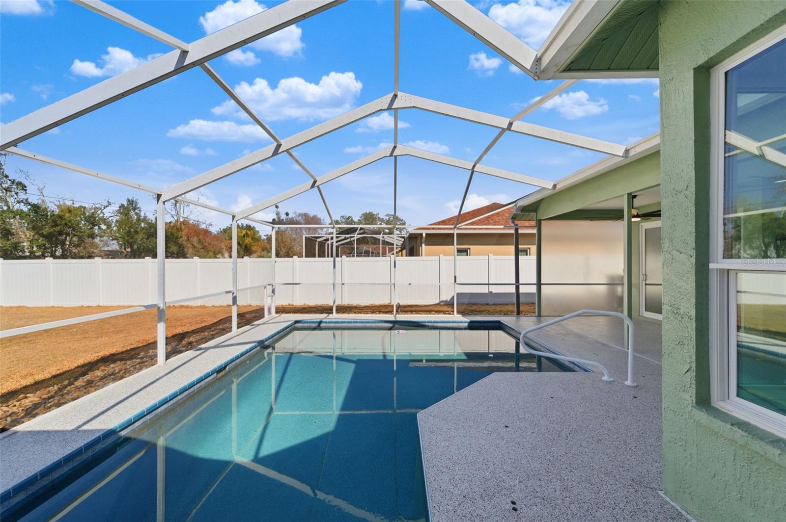 Image 28 of 38 For 15273 Burbank Drive