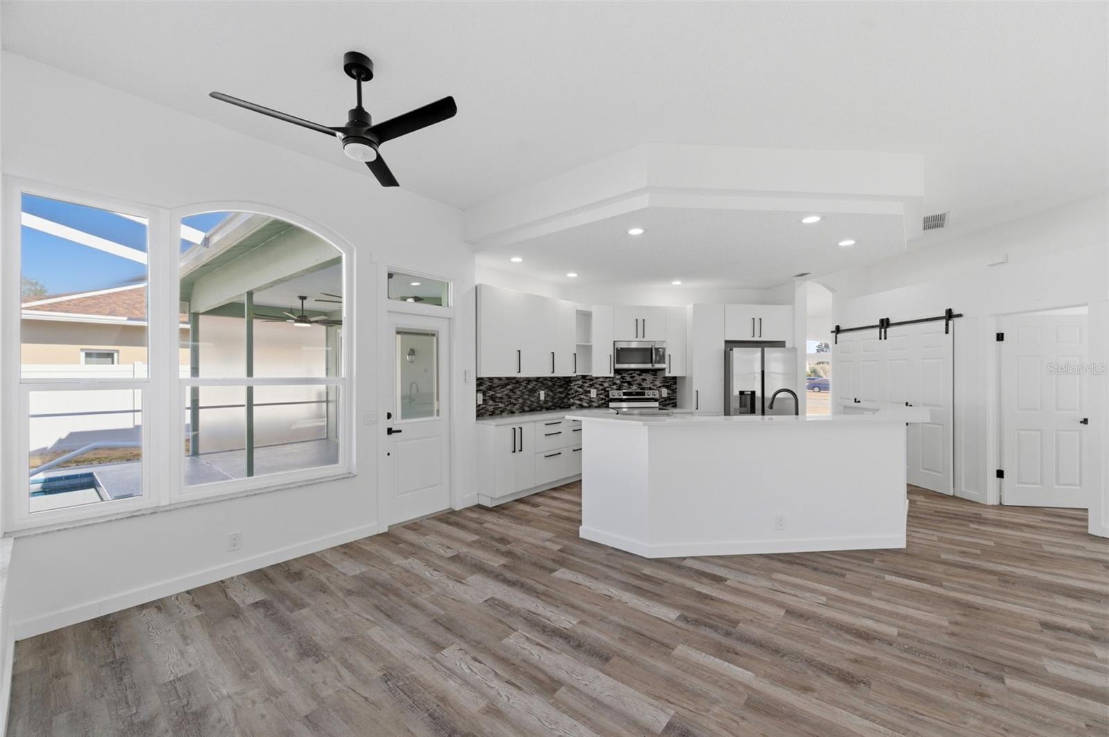 Image 8 of 38 For 15273 Burbank Drive