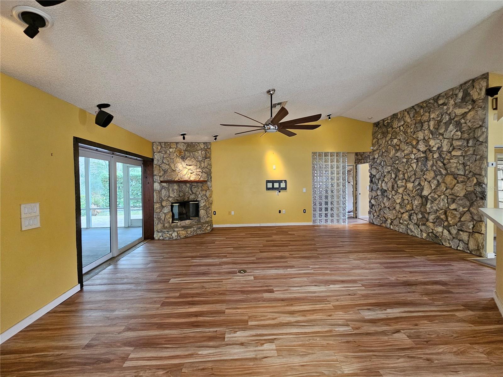 Image 10 of 58 For 1795 Bayhill Drive