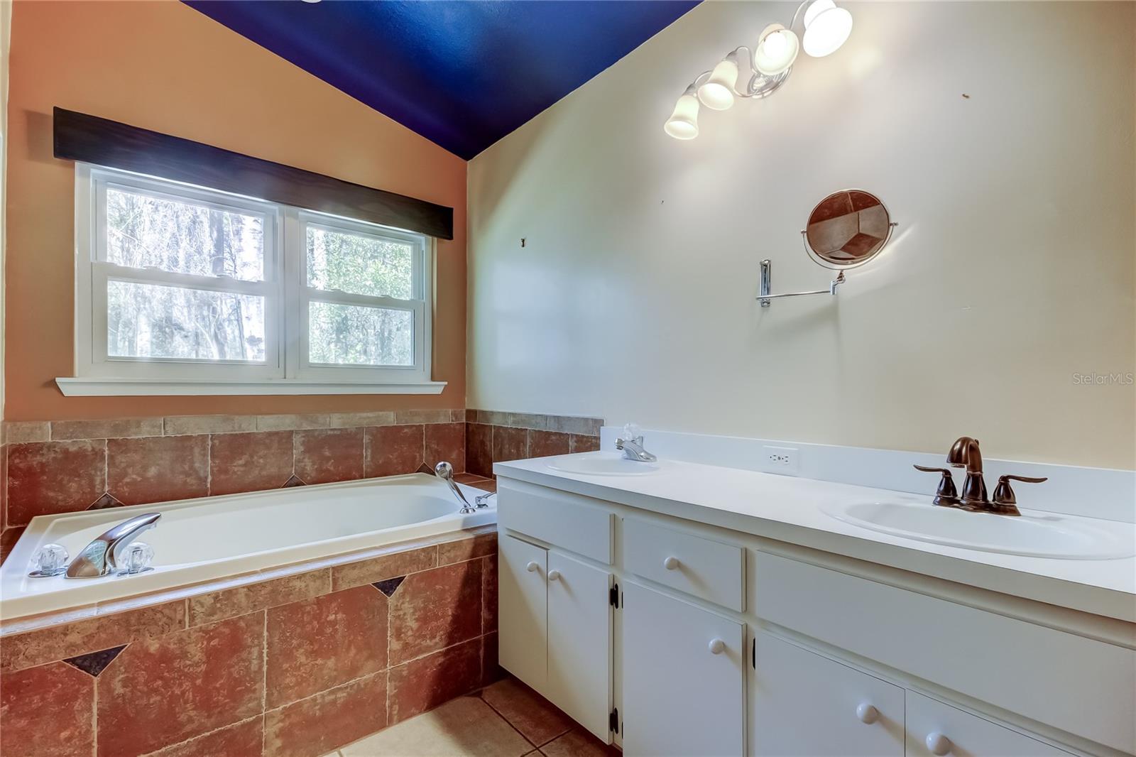 Image 29 of 58 For 1795 Bayhill Drive