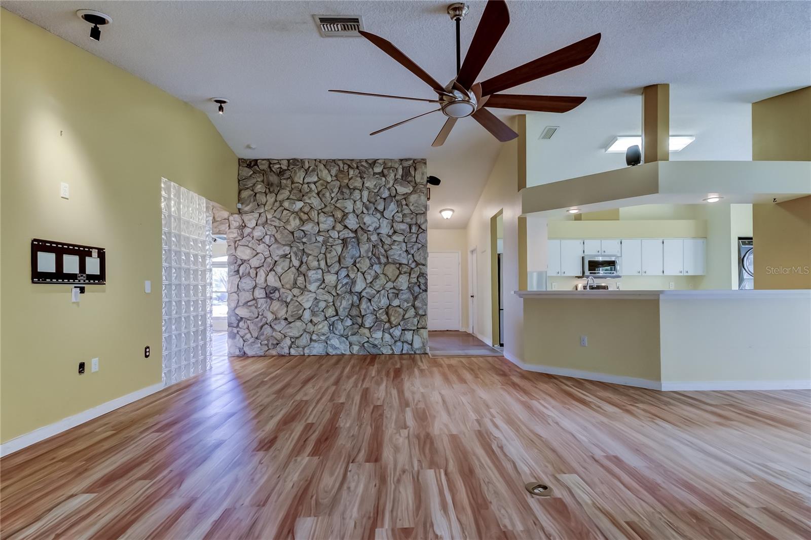 Image 5 of 58 For 1795 Bayhill Drive