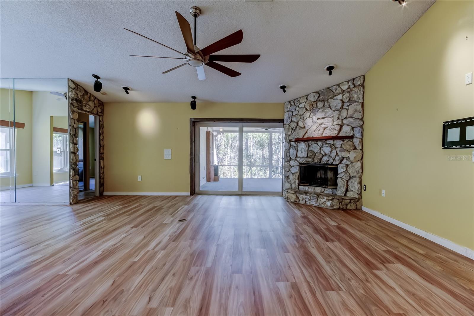 Image 9 of 58 For 1795 Bayhill Drive