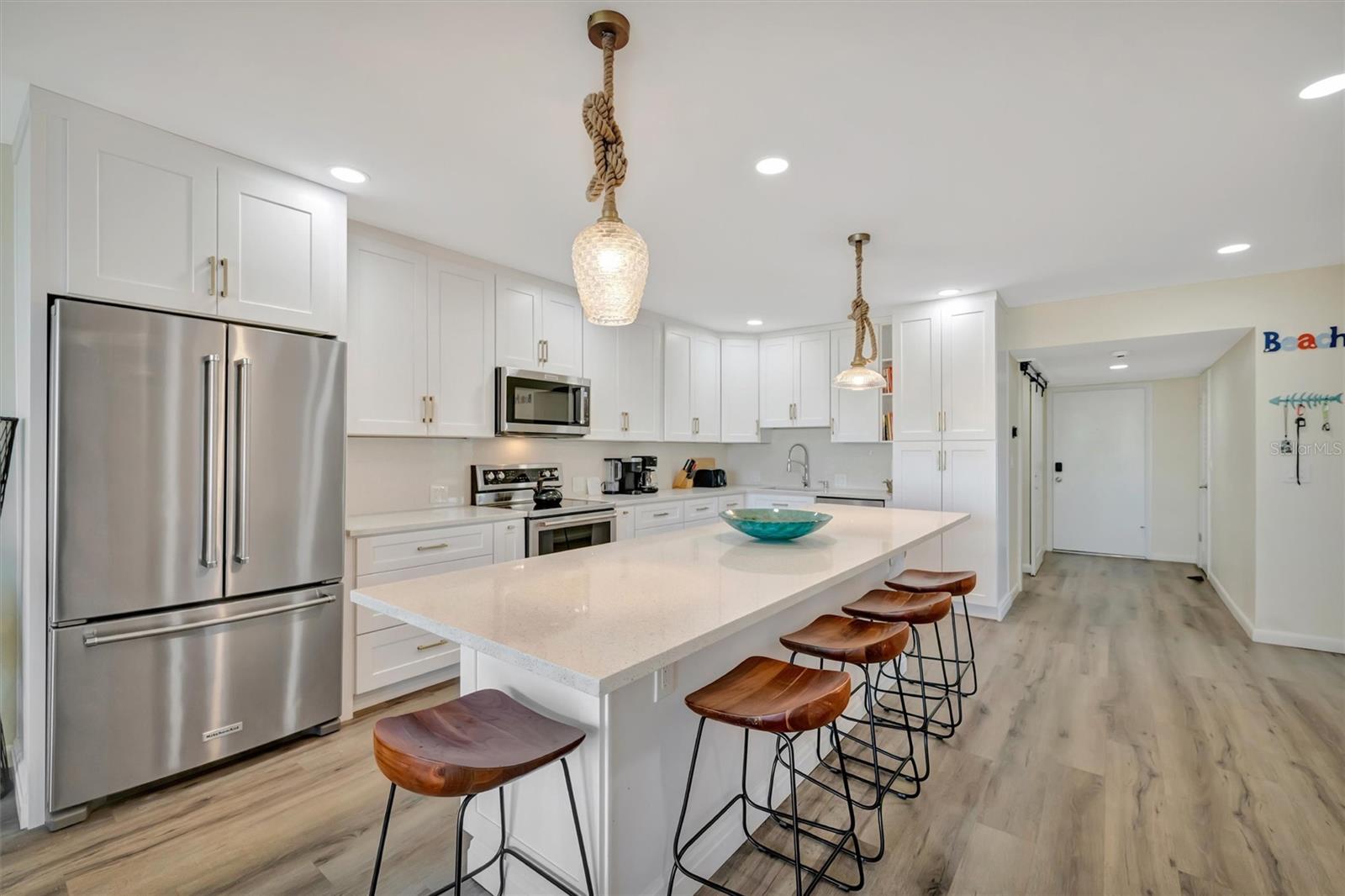 Image 10 of 66 For 5396 Gulf Boulevard 407