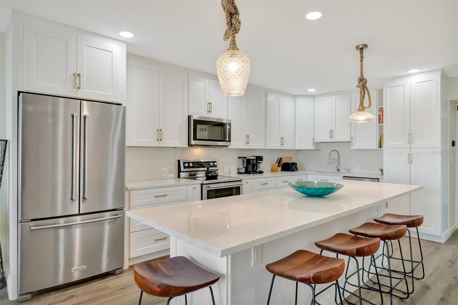 Image 11 of 66 For 5396 Gulf Boulevard 407