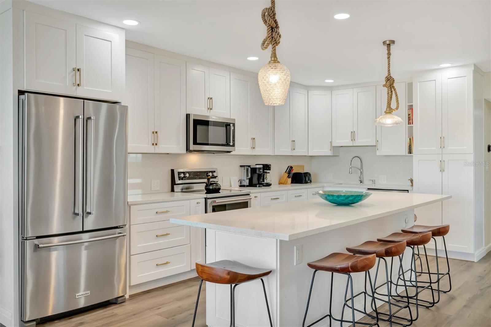 Image 13 of 66 For 5396 Gulf Boulevard 407