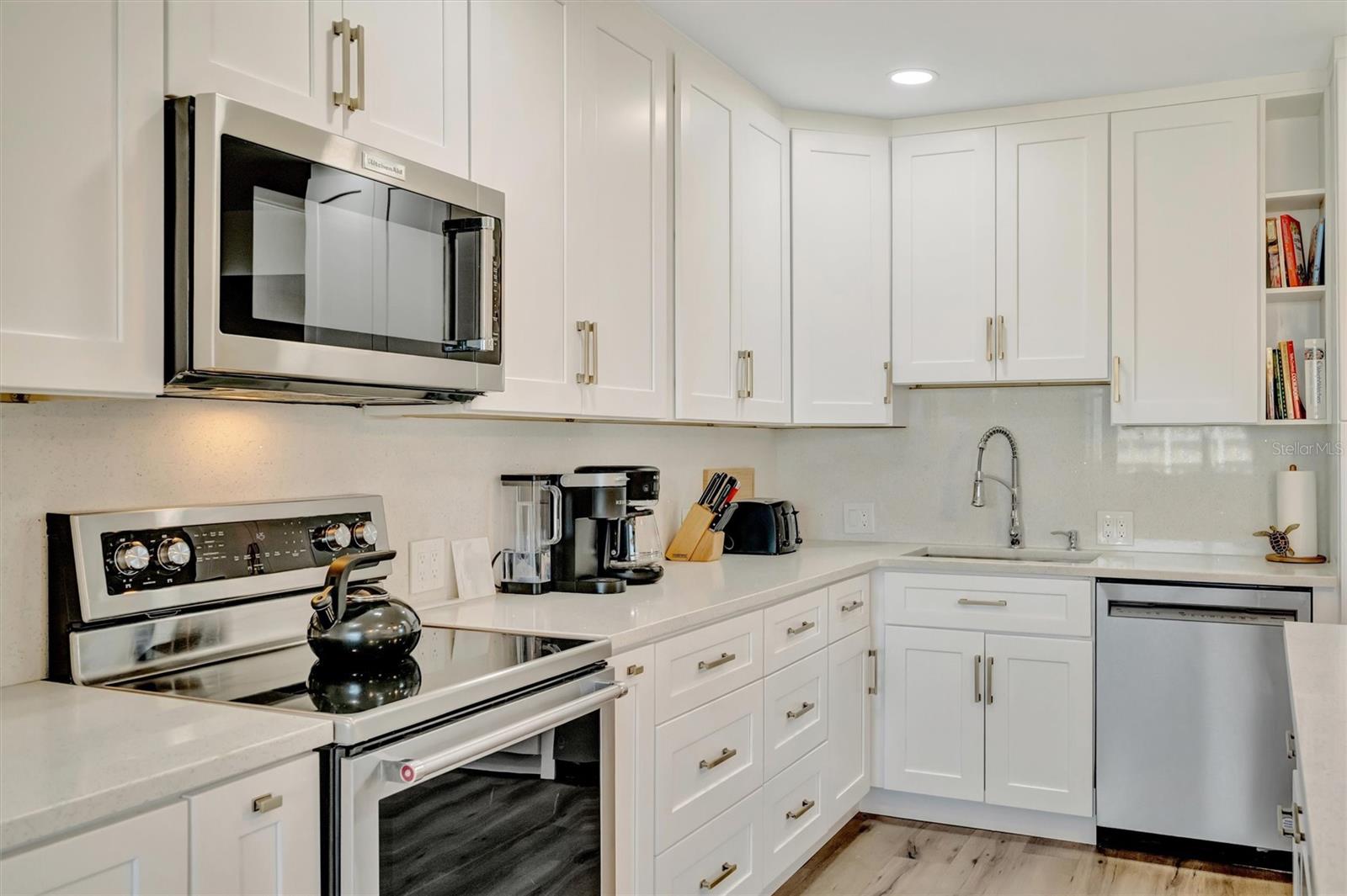 Image 15 of 66 For 5396 Gulf Boulevard 407