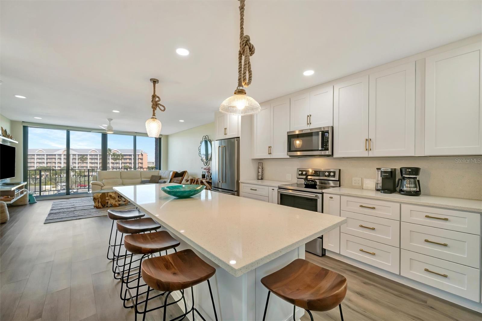 Image 18 of 66 For 5396 Gulf Boulevard 407