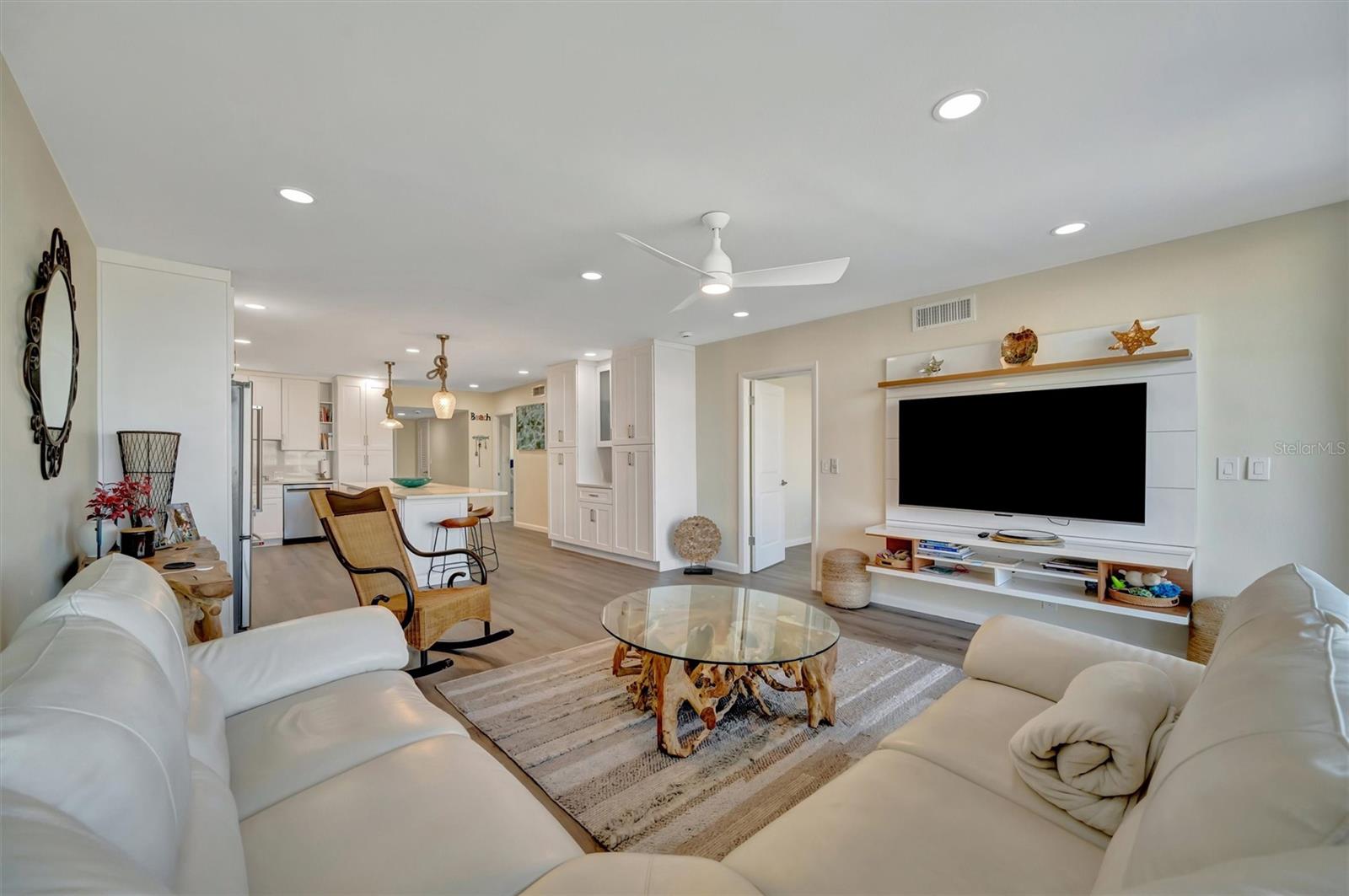 Image 22 of 66 For 5396 Gulf Boulevard 407