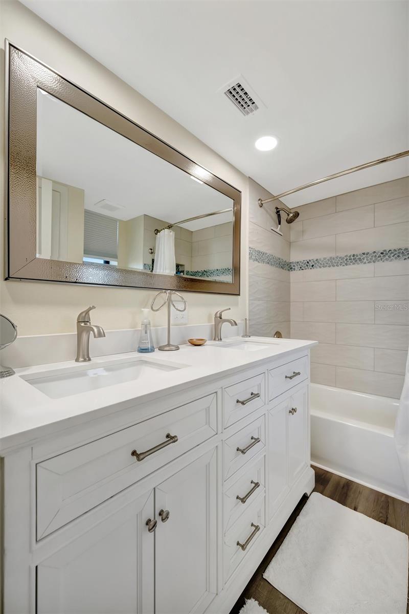 Image 28 of 66 For 5396 Gulf Boulevard 407