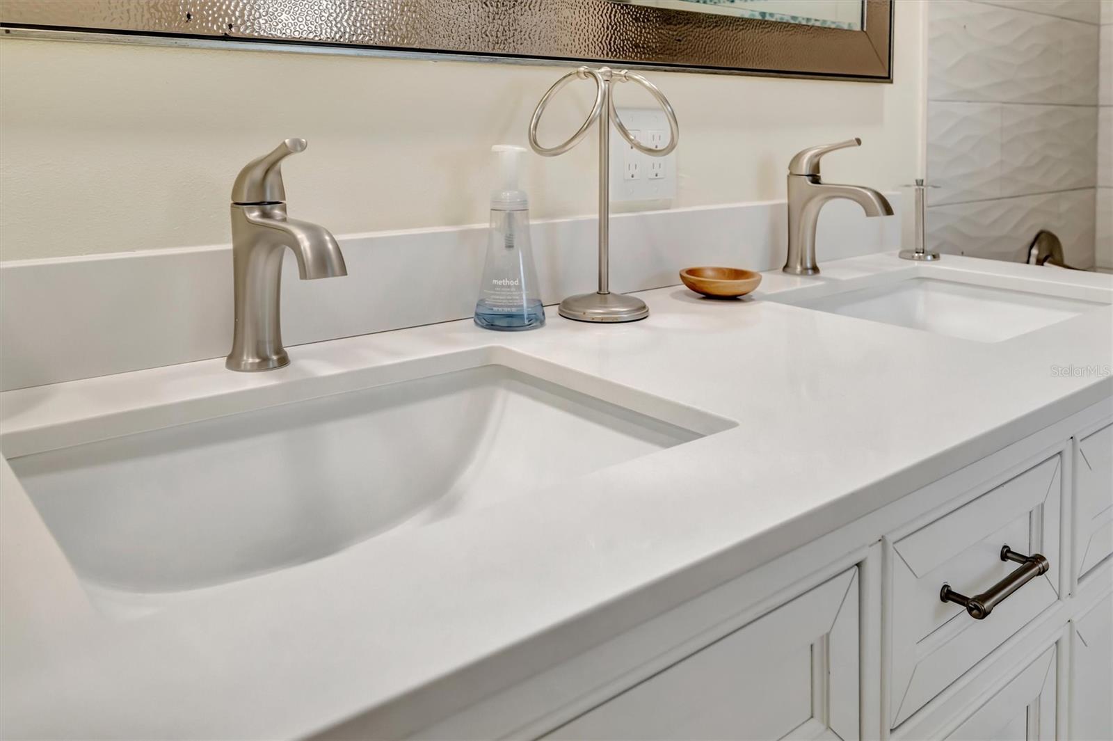 Image 30 of 66 For 5396 Gulf Boulevard 407