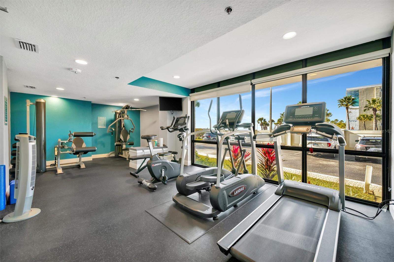 Image 50 of 66 For 5396 Gulf Boulevard 407