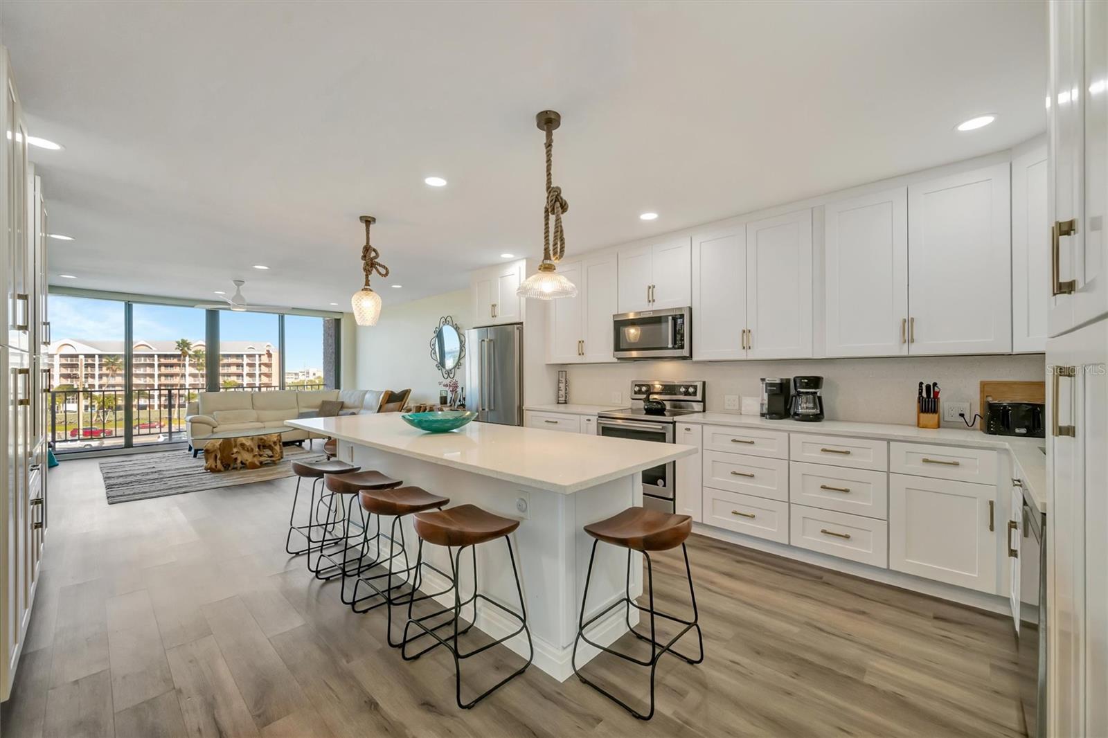 Image 7 of 66 For 5396 Gulf Boulevard 407