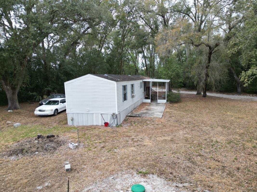 Listing photo id 10 for 20510 Us Highway 98  1-8