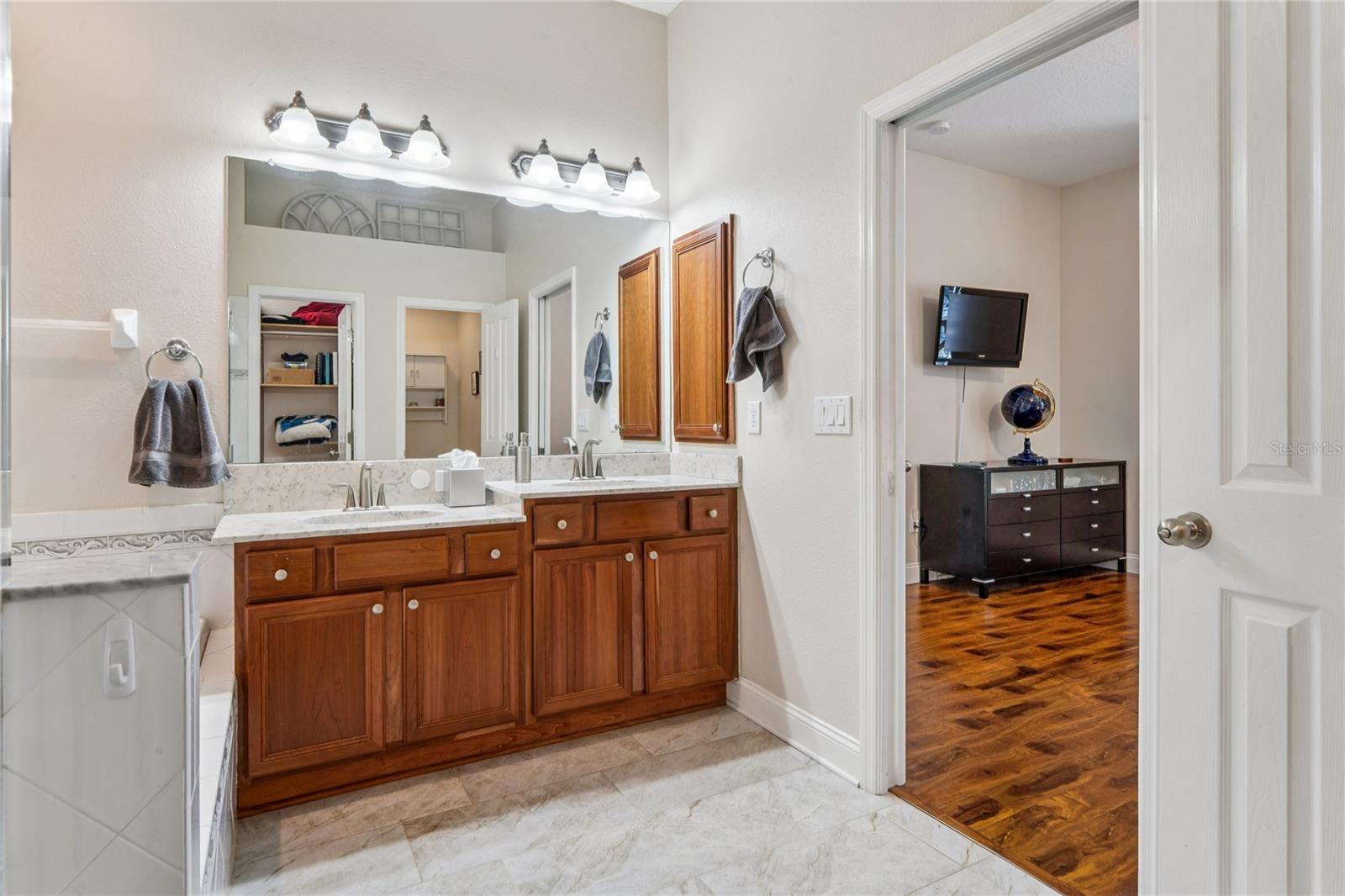 Image 21 of 57 For 31814 Blythewood Way