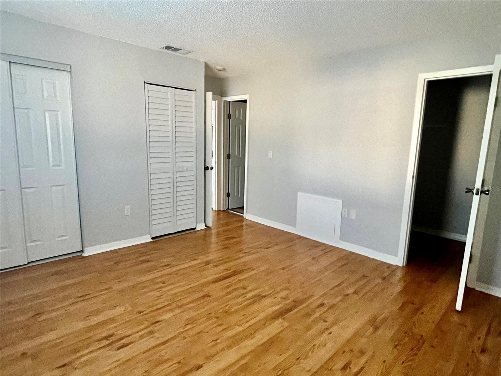 Image 5 of 6 For 2701 Hidden Lake Drive N F