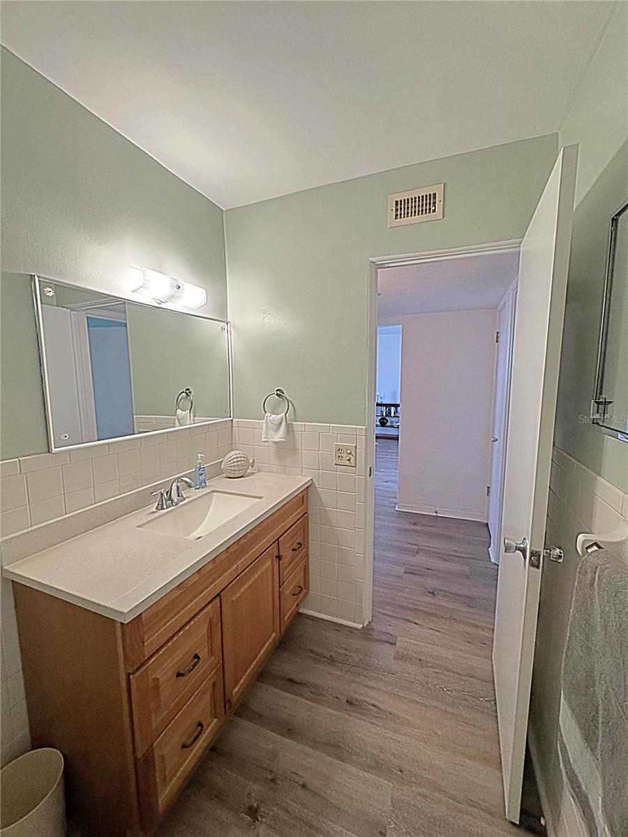 Image 12 of 48 For 2001 World Parkway Boulevard 7