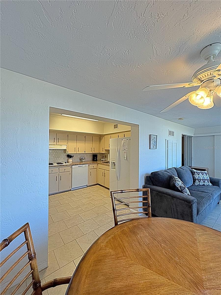 Image 19 of 48 For 2001 World Parkway Boulevard 7