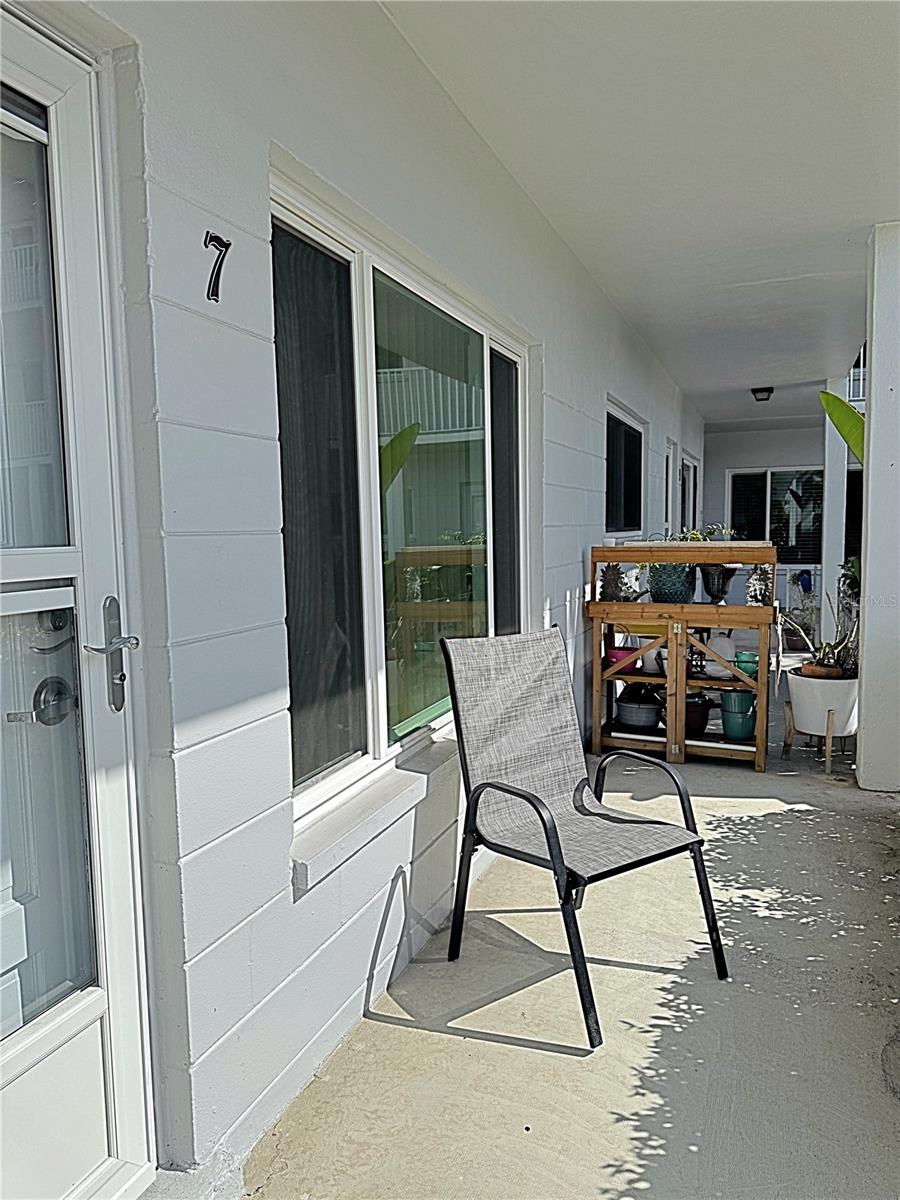 Image 2 of 48 For 2001 World Parkway Boulevard 7