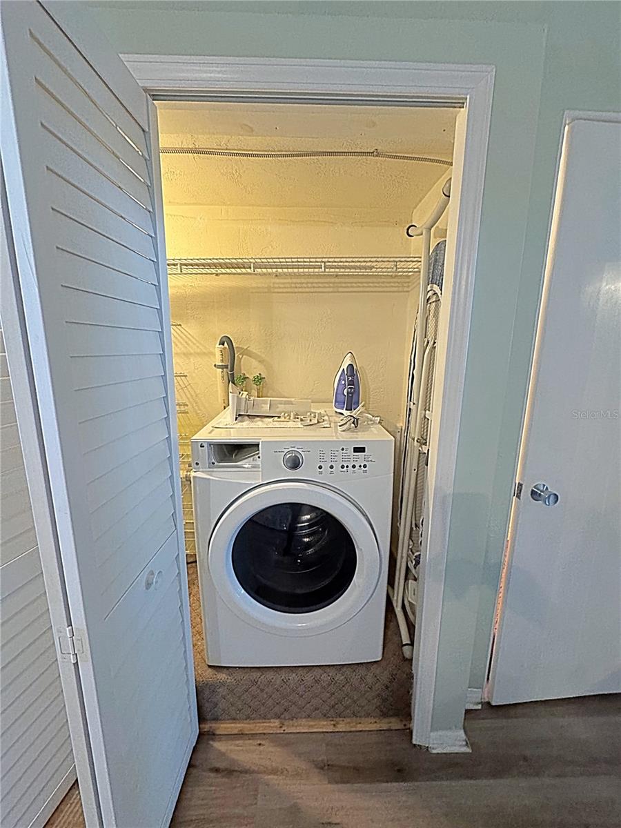 Image 23 of 48 For 2001 World Parkway Boulevard 7