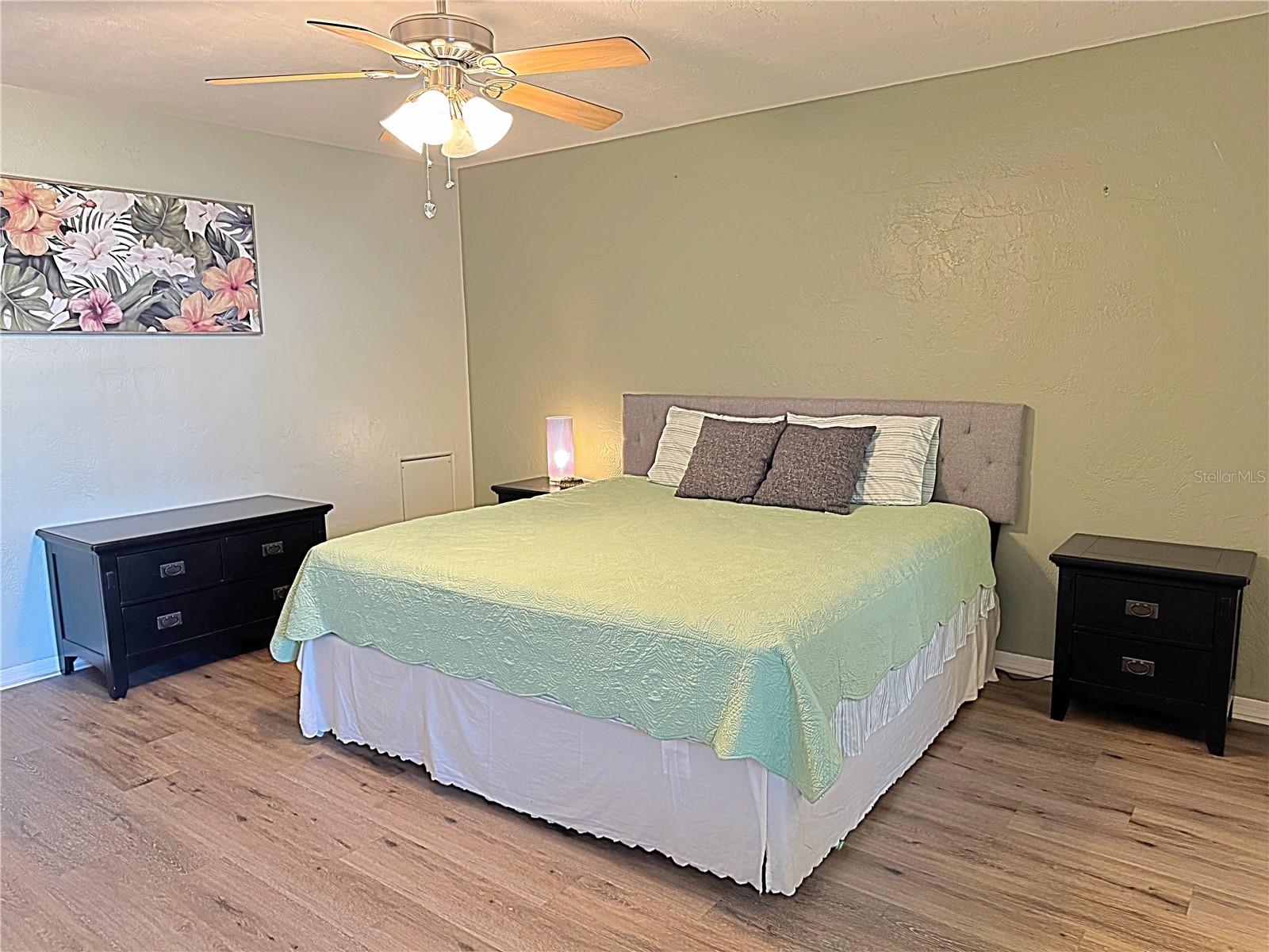 Image 29 of 48 For 2001 World Parkway Boulevard 7