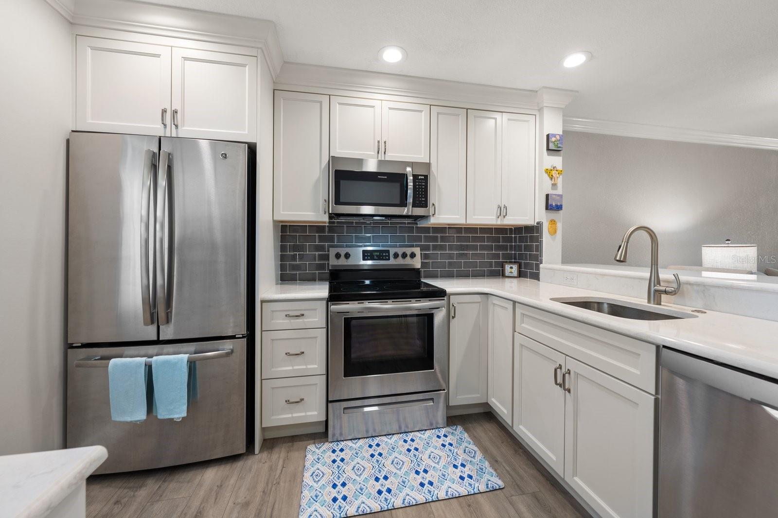 Image 2 of 30 For 1701 Pinehurst Road 17g