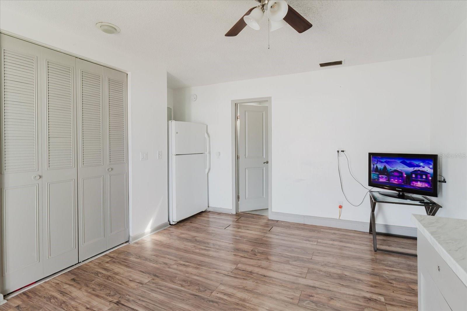 Image 45 of 100 For 7008 Mintwood Court