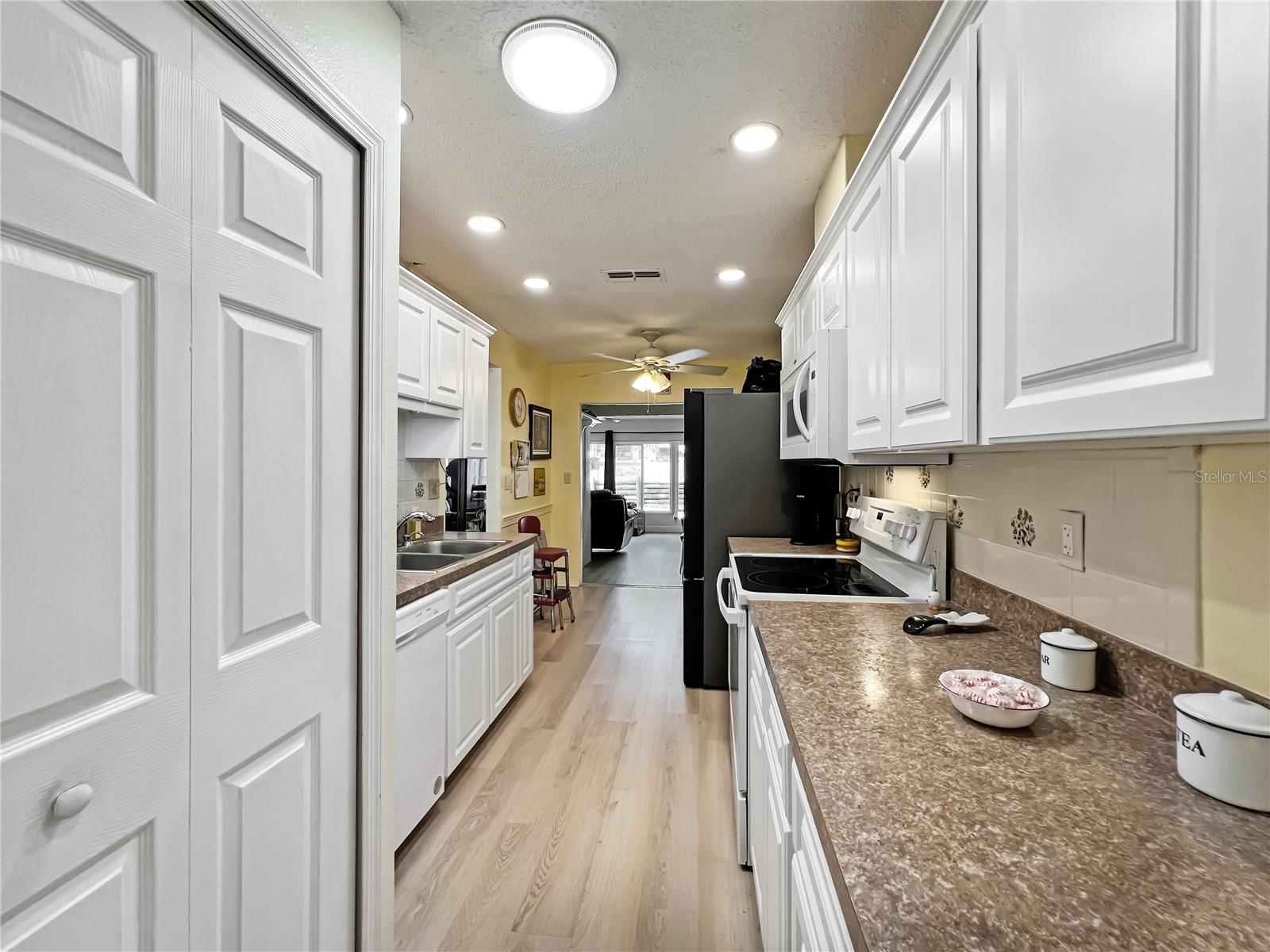 Image 19 of 32 For 7497 Heather Walk Drive