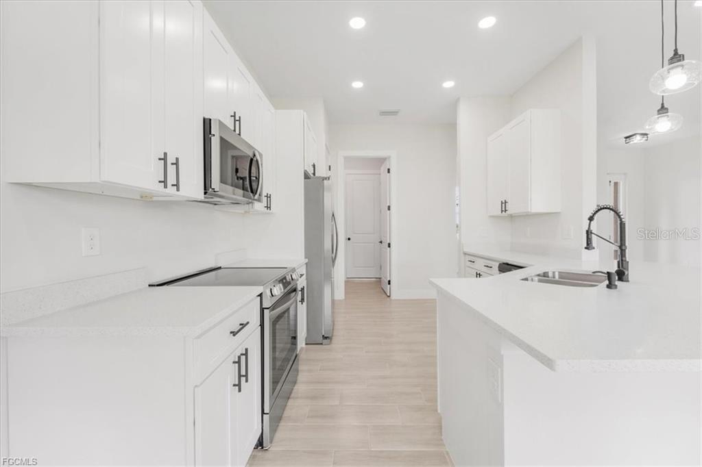 Image 13 of 60 For 430 Mercedes Court