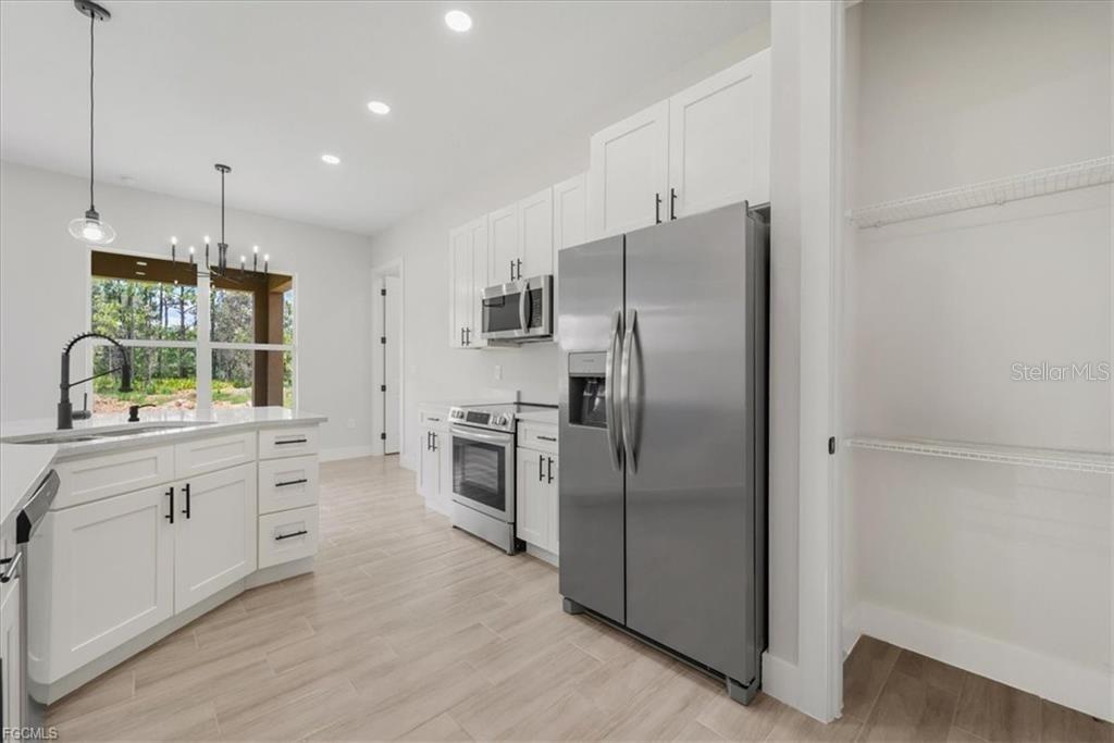 Image 16 of 60 For 430 Mercedes Court