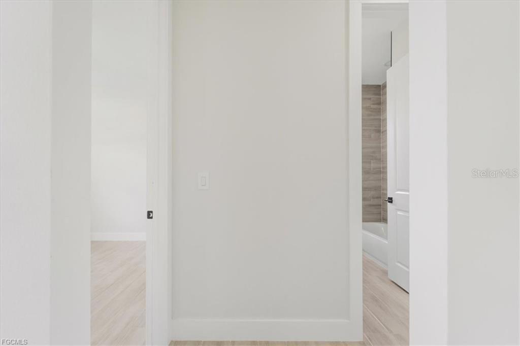 Image 20 of 60 For 430 Mercedes Court