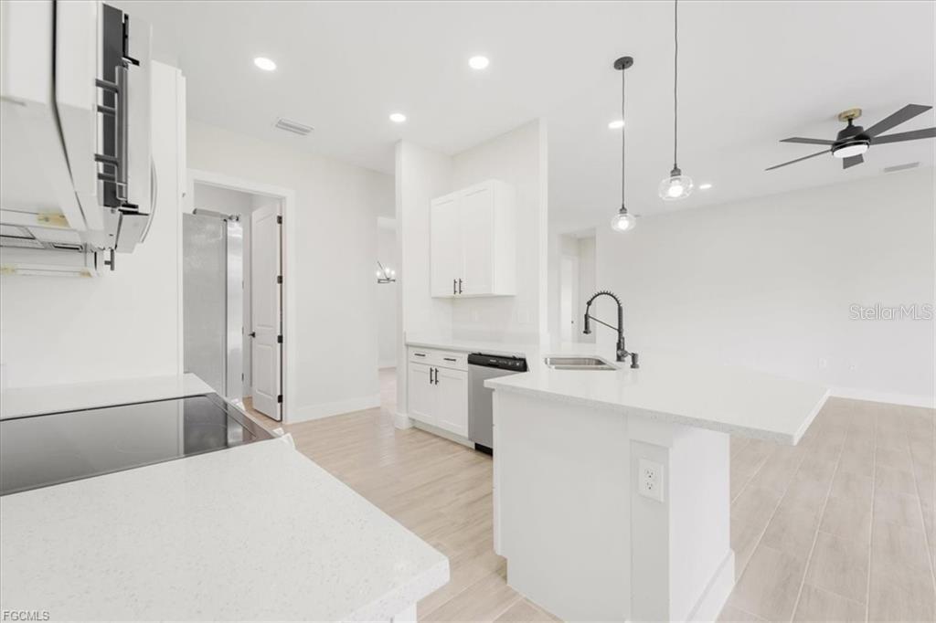 Image 32 of 60 For 430 Mercedes Court