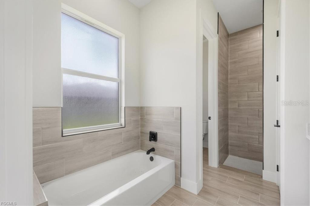 Image 39 of 60 For 430 Mercedes Court