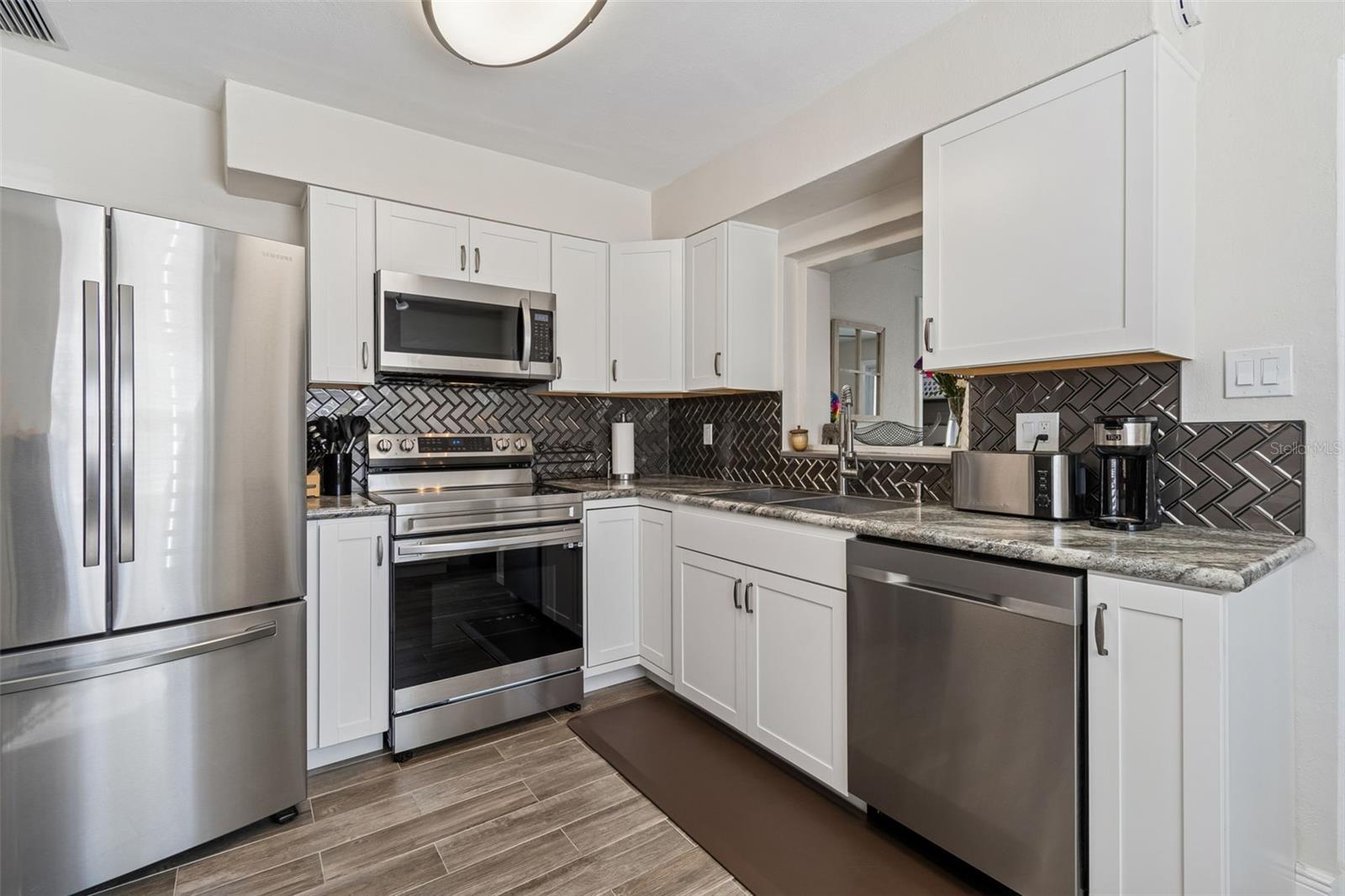 Image 10 of 31 For 3461 Beechwood Terrace N