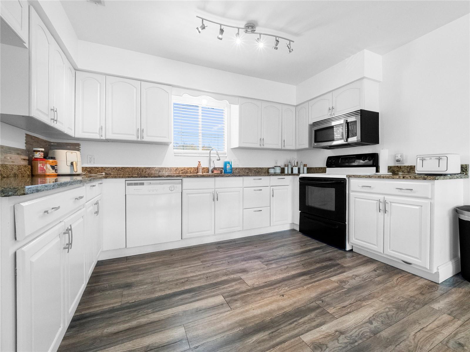 Image 6 of 38 For 4036 Cortez Drive D