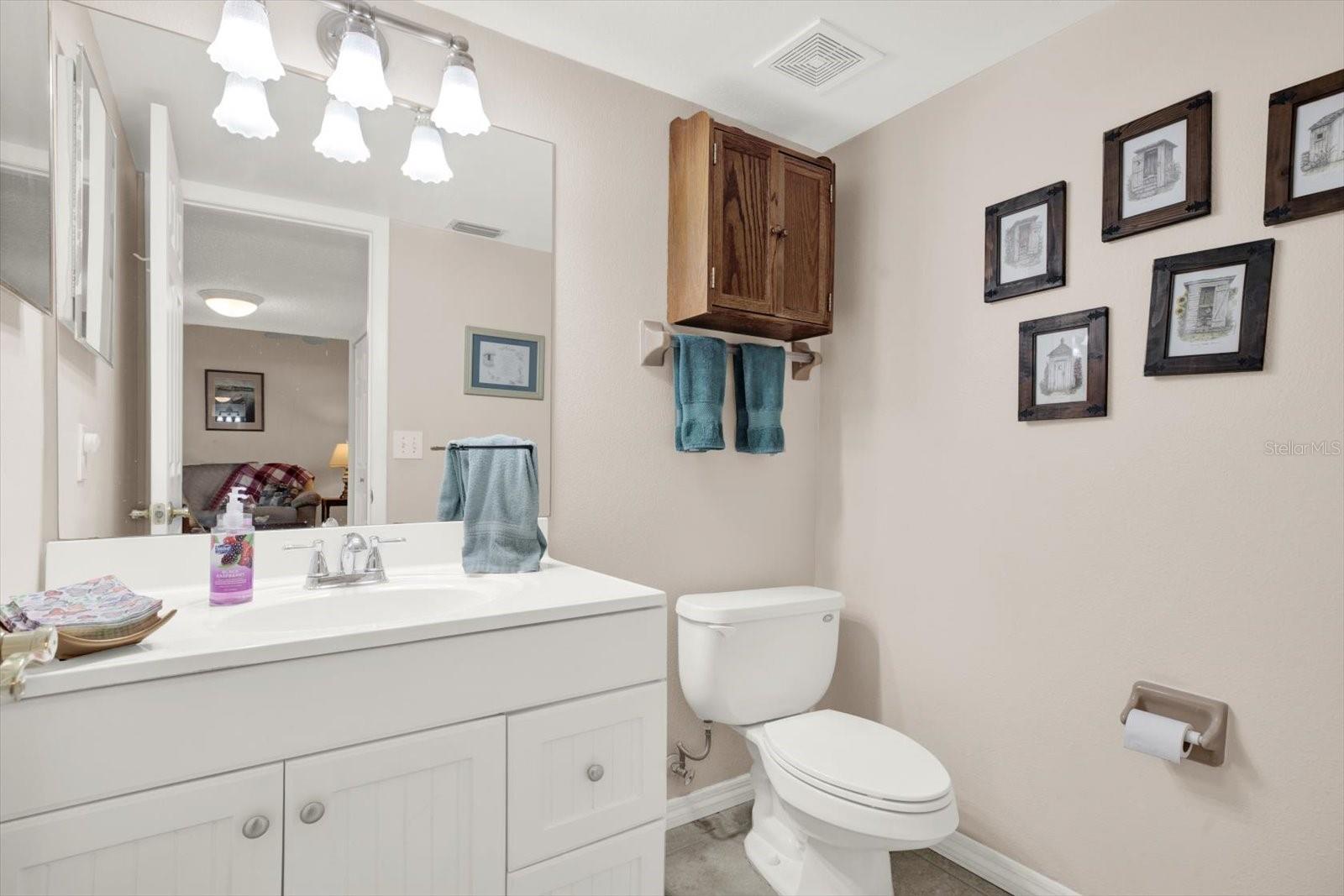 Image 21 of 52 For 2594 Knoll Street E