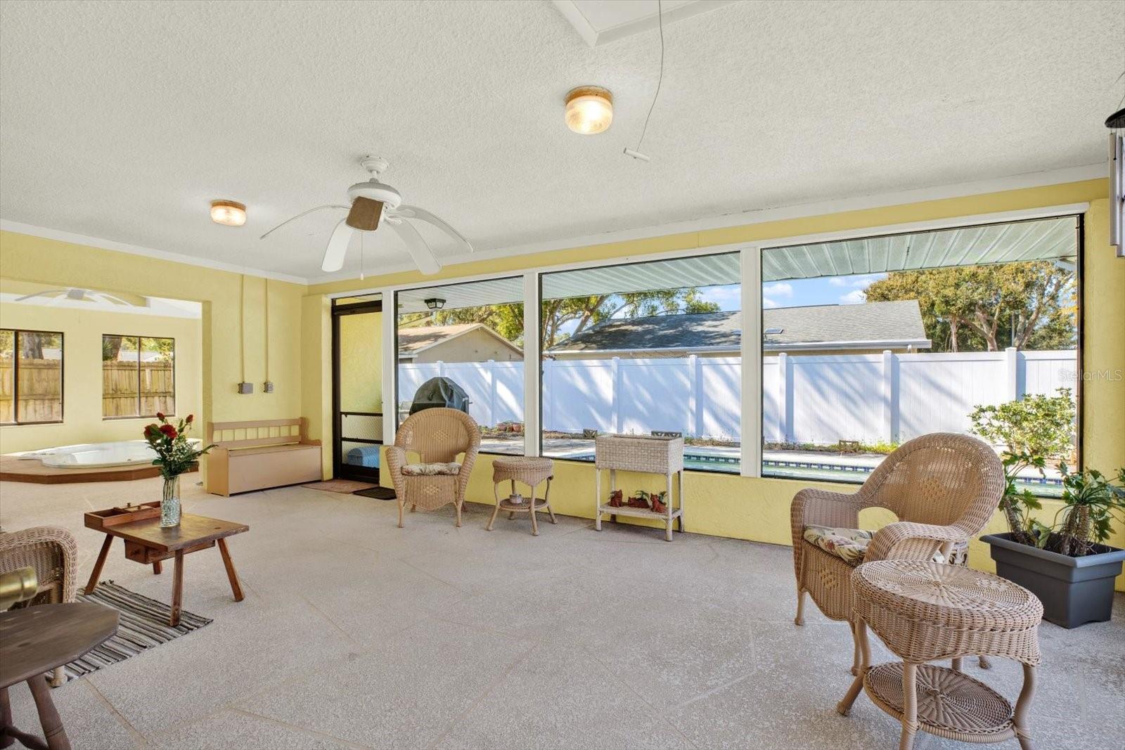 Image 22 of 52 For 2594 Knoll Street E