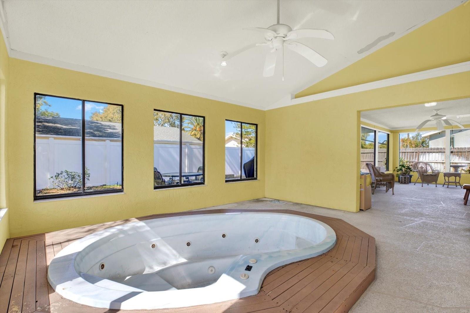 Image 26 of 52 For 2594 Knoll Street E