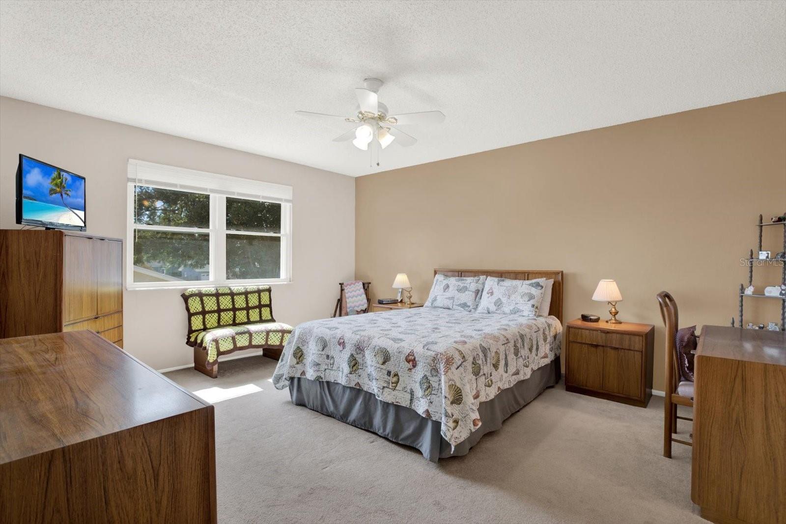 Image 27 of 52 For 2594 Knoll Street E