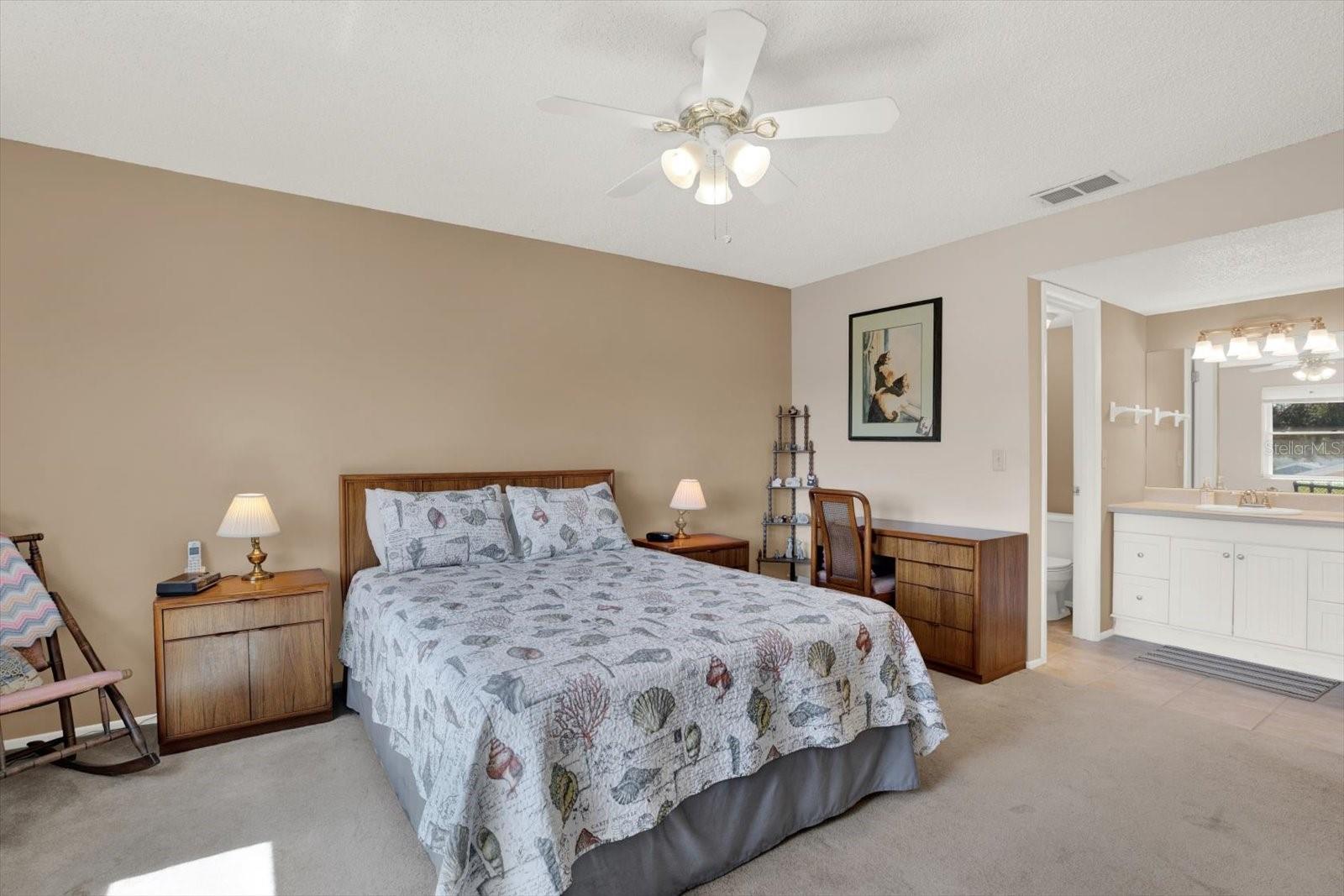 Image 28 of 52 For 2594 Knoll Street E