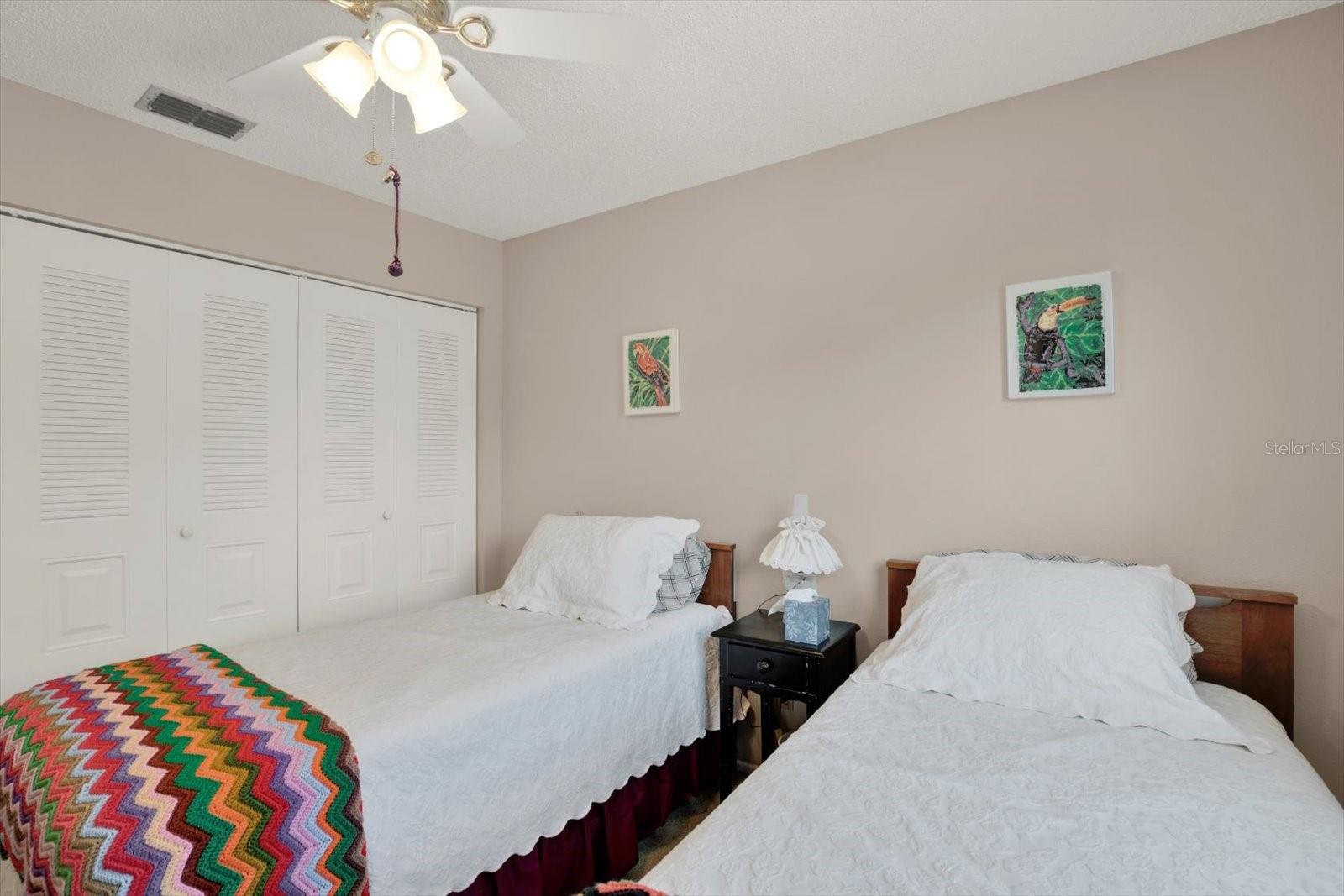 Image 31 of 52 For 2594 Knoll Street E