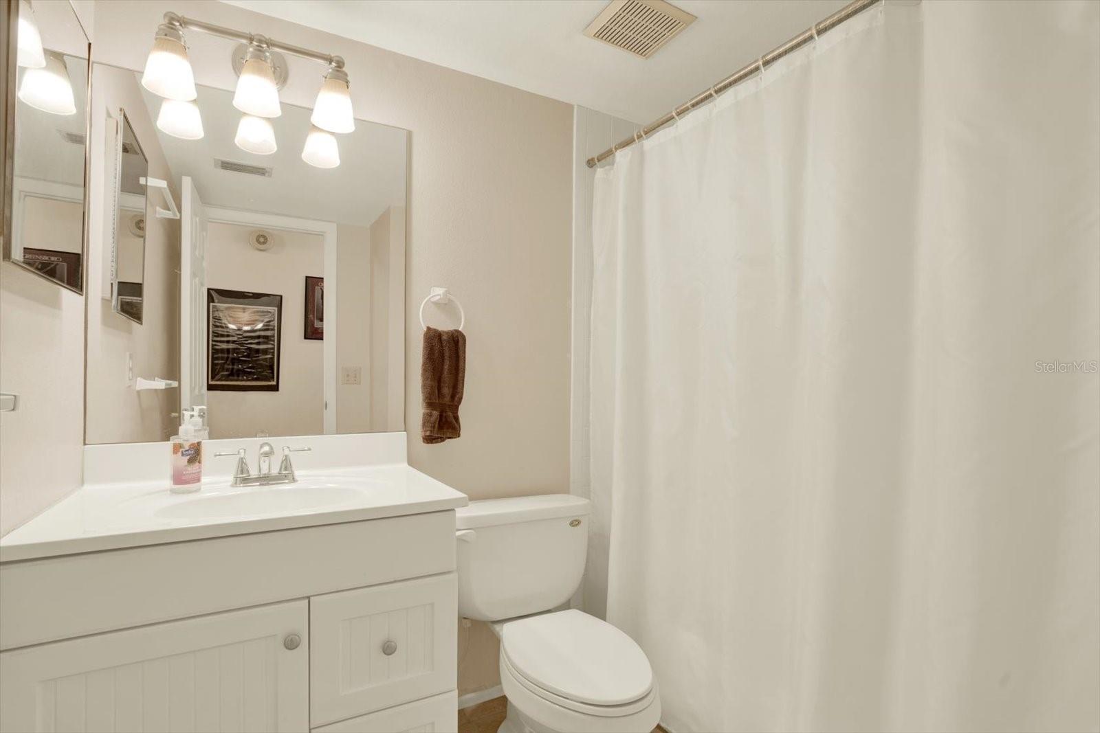 Image 32 of 52 For 2594 Knoll Street E