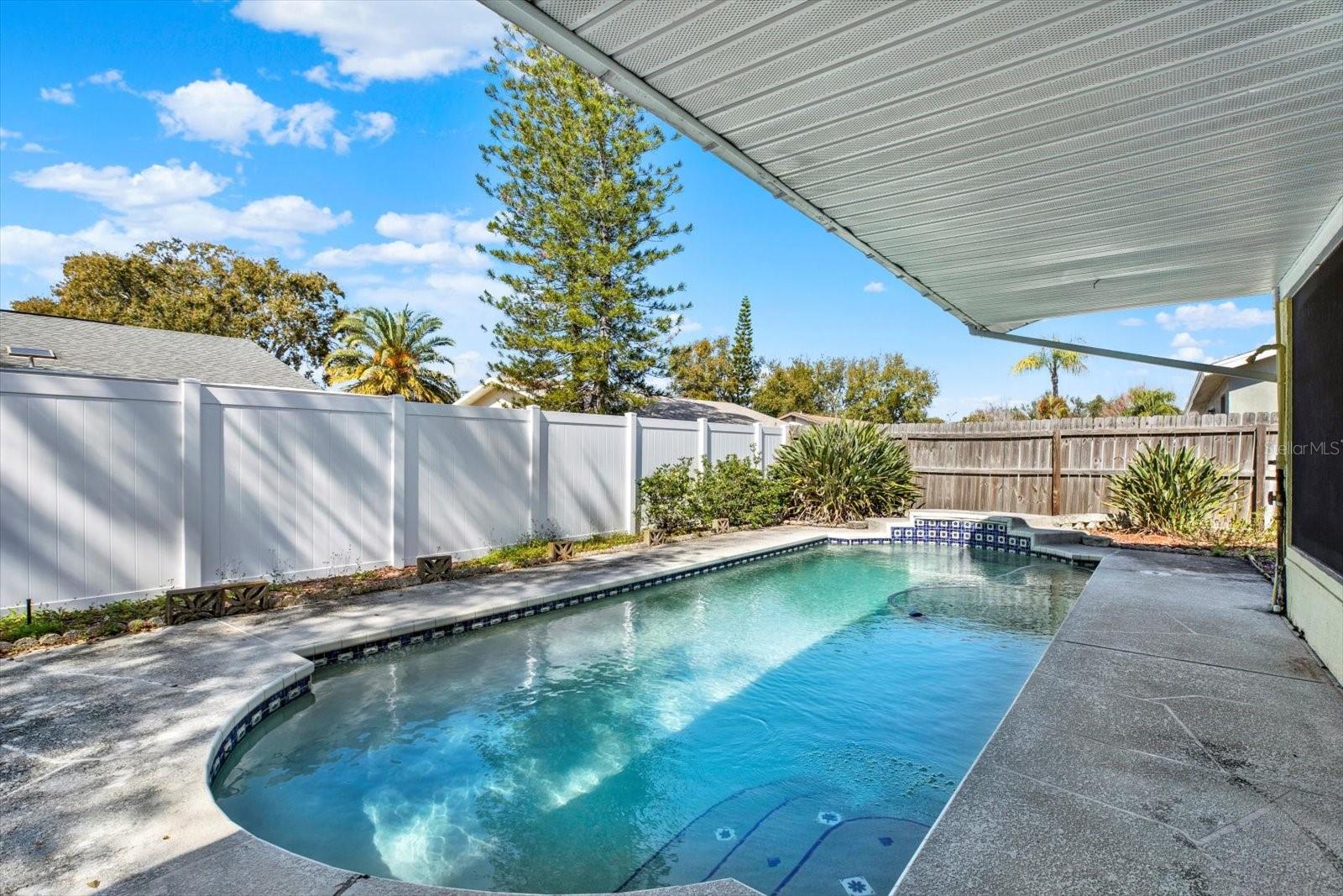 Image 37 of 52 For 2594 Knoll Street E