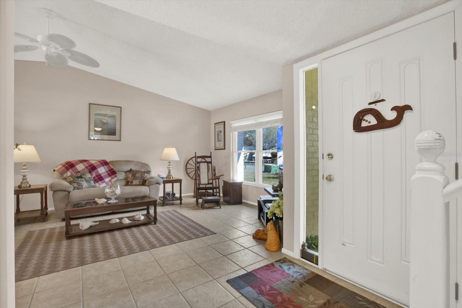 Image 5 of 52 For 2594 Knoll Street E