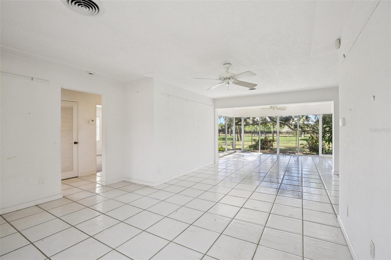 Image 23 of 62 For 2321 Premier Drive S