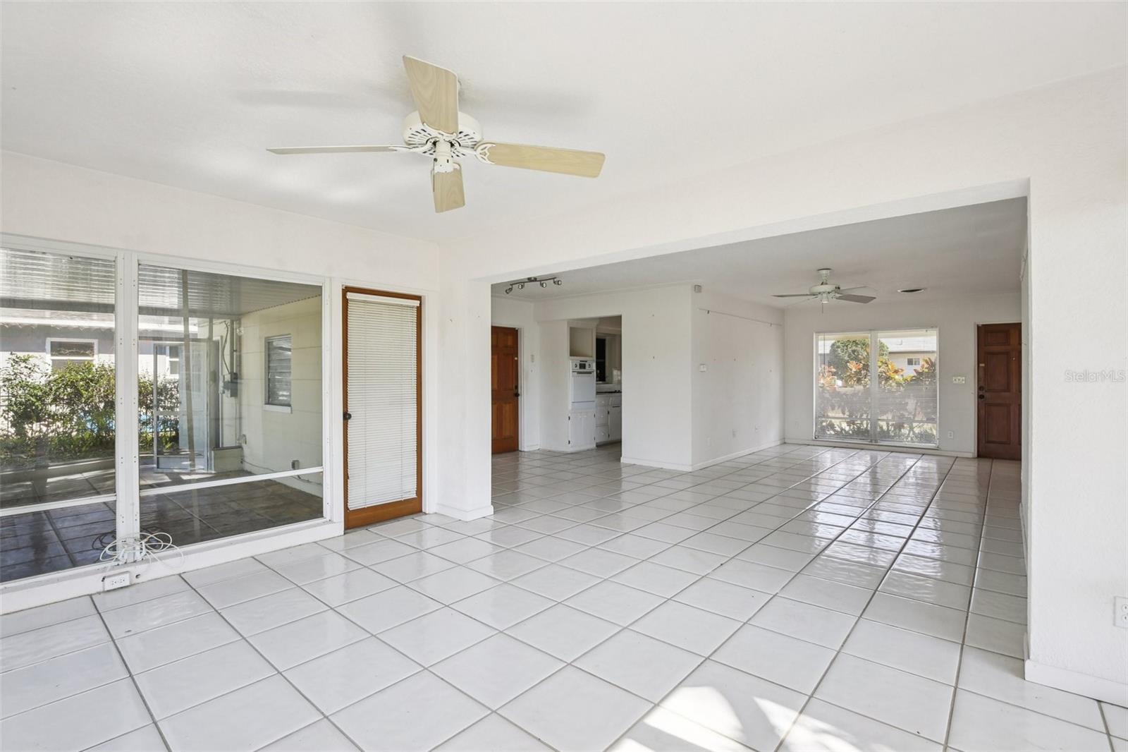 Image 26 of 62 For 2321 Premier Drive S